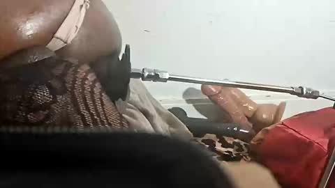 thugpucci online show from April 13, 5:32 am