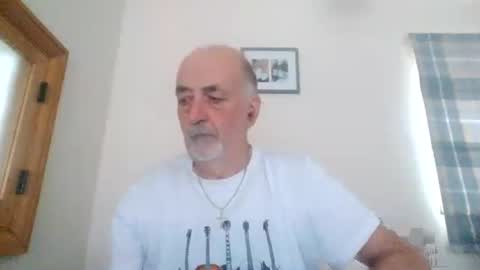 thunder4822 online show from August 15, 9:57 am