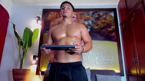 tiago andrade online show from August 11, 4:36 am