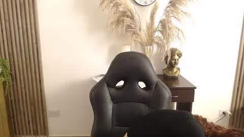 LIA online show from April 29, 6:32 pm