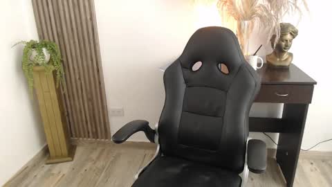 LIA online show from April 30, 2:31 pm