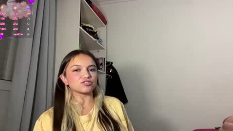 Tiana Le online show from August 2, 12:06 am