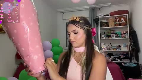 Tiana Le online show from August 14, 7:17 pm