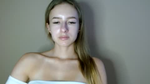 Tiara online show from August 3, 2:57 pm