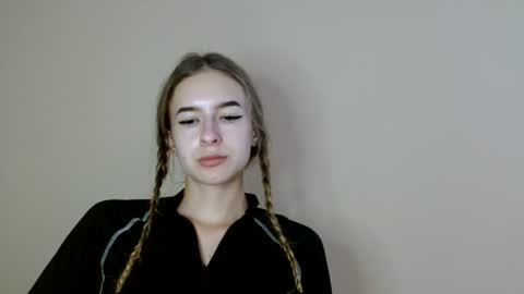 Tiara online show from August 11, 2:19 pm