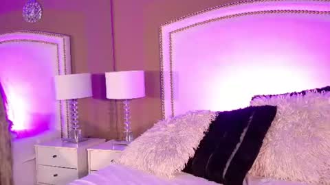 Tifanny  online show from August 15, 3:43 am