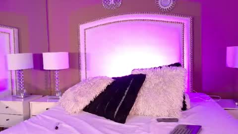 Tifanny  online show from August 15, 4:49 am