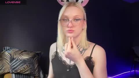 Amira online show from July 6, 4:54 pm