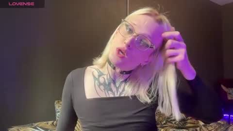 Amira online show from July 10, 2:34 pm