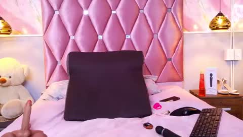 TIFFANY EVANS online show from August 13, 11:41 pm