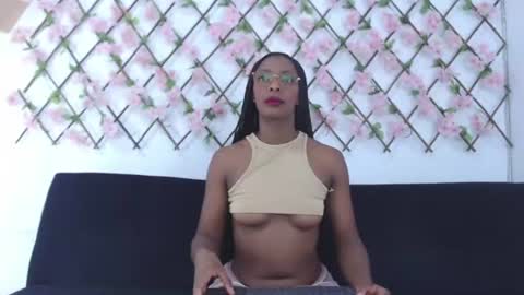tiffany_gomez9 online show from August 5, 1:25 am