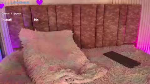 tiffany_johnson111 online show from August 11, 9:28 pm