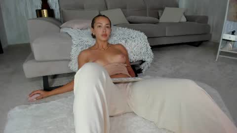 Tiffany Houston online show from August 7, 8:36 am