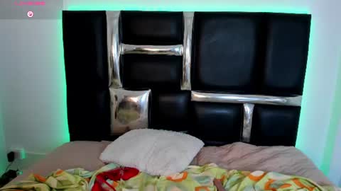 tiffanyhoustton online show from August 15, 2:10 pm