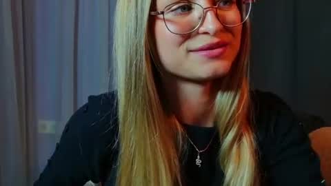 tiffanyhunt online show from August 12, 7:27 pm