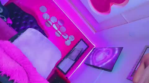 tiffanymackensyy69 online show from August 9, 3:18 am