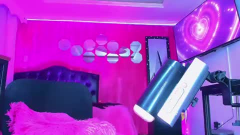 tiffanymackensyy69 online show from August 12, 1:41 am