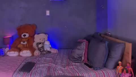                online show from August 18, 2:28 am