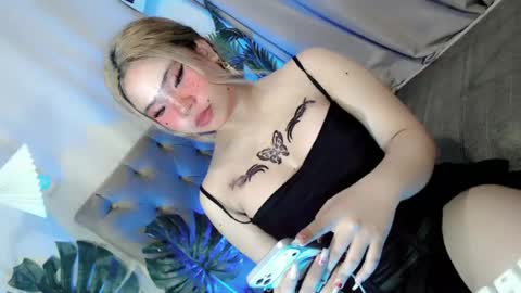 tight_elliana online show from August 18, 10:32 am
