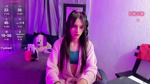 tiinajonus_ online show from July 31, 8:09 am
