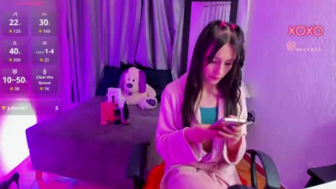 tiinajonus_ online show from July 31, 9:15 am