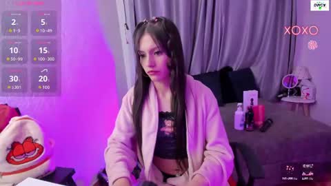 tiinajonus_ online show from August 18, 8:31 am