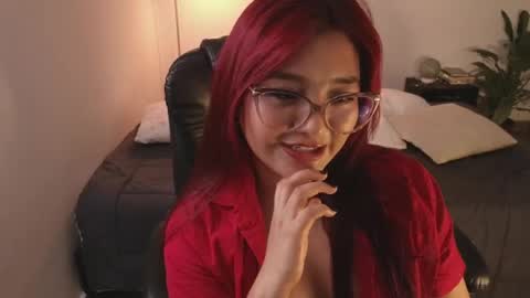 Tila Tequila online show from June 7, 9:42 pm