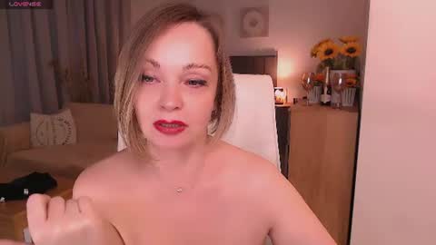 Tilly online show from August 6, 10:42 pm