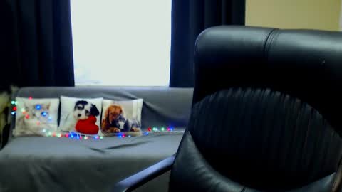 Luisa online show from August 15, 9:35 am
