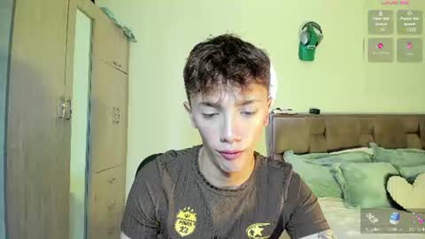 tim independent model online show from August 15, 5:06 pm