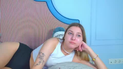 TinaBurton online show from August 10, 6:31 pm