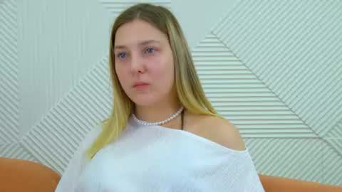 TinaBurton online show from August 14, 12:03 am