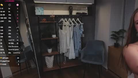 Tina online show from August 5, 11:58 pm