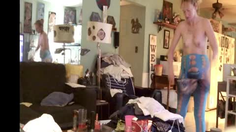 tinalover4u2 online show from May 19, 5:41 am