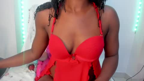 tinas_smith online show from August 4, 8:50 pm