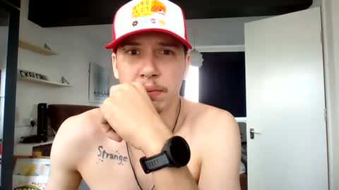 tinderpleaseletmeon online show from August 15, 7:01 am