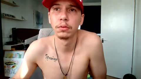 tinderpleaseletmeon online show from August 15, 8:07 am