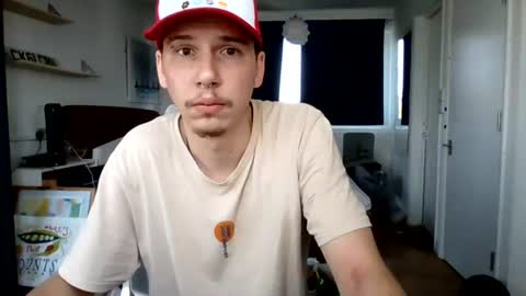 tinderpleaseletmeon online show from August 15, 9:13 am
