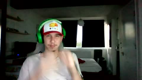 tinderpleaseletmeon online show from August 15, 7:29 pm