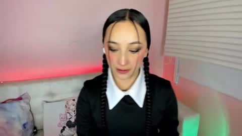 tiny_cora online show from August 7, 4:18 pm