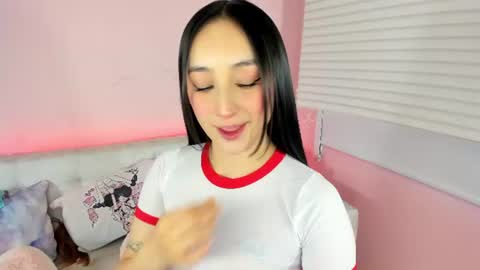 tiny_cora online show from August 14, 4:21 pm