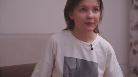 Lyssa     online show from July 1, 6:53 pm