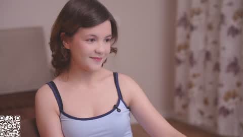 Lyssa     online show from August 12, 5:59 pm