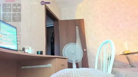 tiny_sparkling online show from August 15, 7:34 am