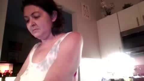 tinyassbossymilf online show from August 11, 4:58 am
