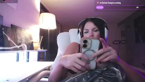 stage Kylie Sinner real Teaghan Gosley brand CLITBAIT online show from August 13, 5:54 am