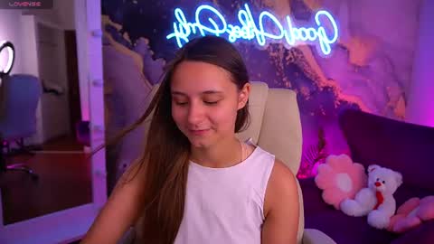 tinynataliee online show from July 31, 12:44 pm