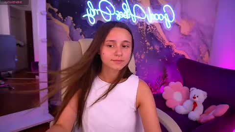 tinynataliee online show from July 31, 2:56 pm