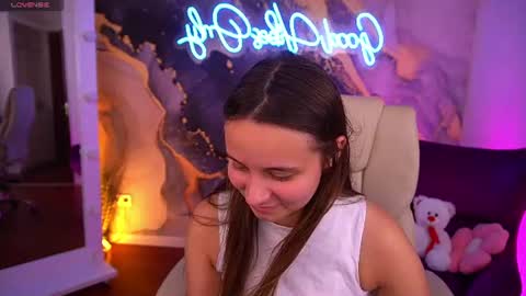 tinynataliee online show from July 31, 6:24 pm