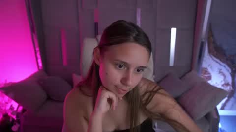 tinynataliee online show from August 2, 9:33 pm